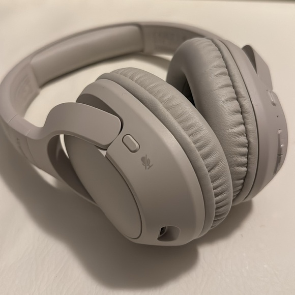 Belkin SoundForm Isolate Noise Cancelling Headphones - Picture 13 of 14